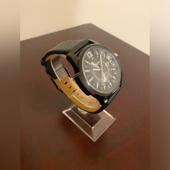 Black Curren Watch with Leather Strap - Picture 3 of 4